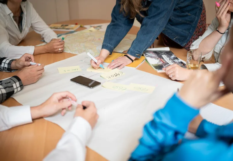 Wijkoverleg buurt bewoners hier20